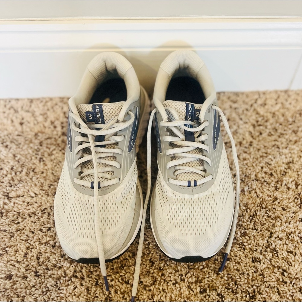 Women’s Brooks Shoes